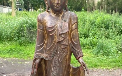 Statues (1) - Buddha - Bouddha tenant sa robe - Myanmar - Late 20th century
