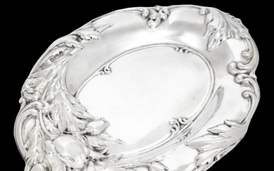 Sterling silver dressing table pin dish embossed with tulip flowers and scrolling foliage Joseph Gloster (1903) - Tray (1) - .925 silver, Silver