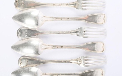 Suite of three 800 thousandths silver table cutlery, the handle hemmed with net, figures.