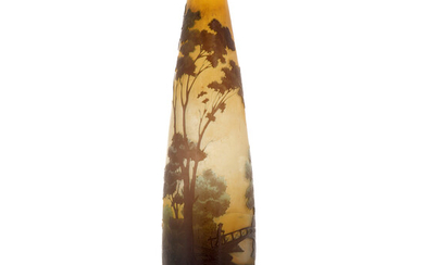 TABLISSEMENTS GALL (1904-1936) Vase fusel en verre multicouche brun et...