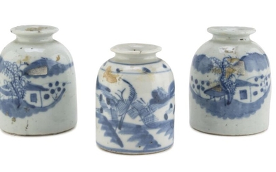 THREE SMALL CHINESE WHITE AND BLUE PORCELAIN JARS LATE 19TH CENTURY.