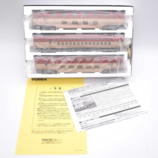 Tomix HO model railway set, ref HO-9003 JR 285 sleeping car series 'Sunrise Express', boxed.