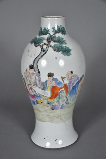 Vase balustre en porcelaine et émaux polychromes... - Lot 37 - Conan Hôtel d’Ainay