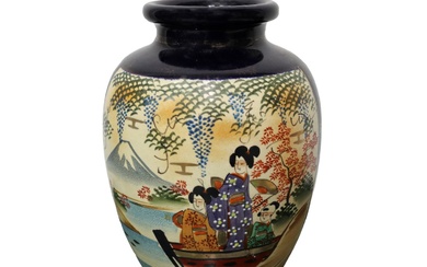 Vaso giapponese dipinto a mano con geisha in barca