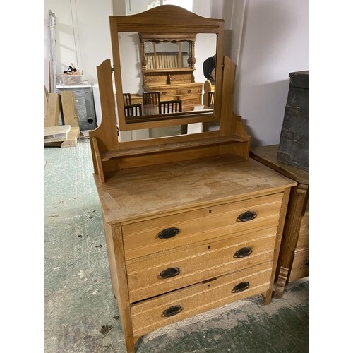 Victorian satin walnut dressing table of 3 long graduated dr...