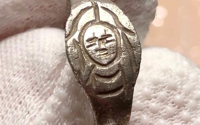 Viking Silver Highly Interesting Ring engraved with a Facing Head of a Long Haired Savage Warrior.