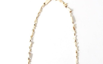 Vintage Mother Of Pearl Strand Necklace