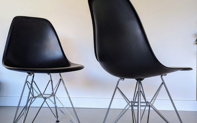 Vitra - Charles & Ray Eames - Chair (2) - DSR - Plastic, Steel