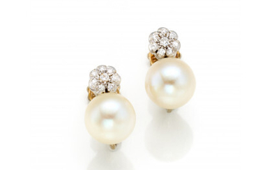 White gold diamond earrings with mm 9.90/10 circa pearls, g 5.72 circa, length cm 1.60 circa. In case