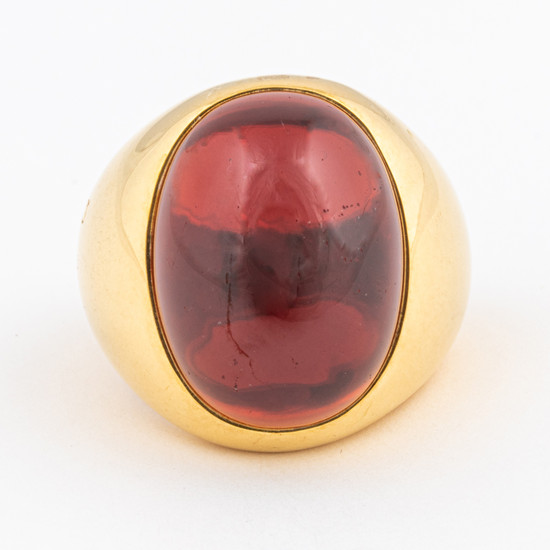 Yellow Gold and Garnet Ring