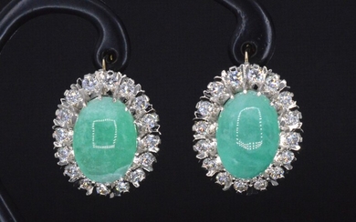 Yellow gold earrings with diamond and emerald
