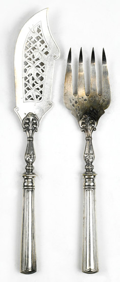 (lot of 2) Pair of French Christofle silverplate fish servers