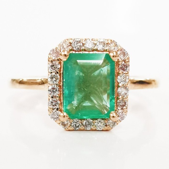 *no reserve*0.80 ct Green Emerald & 0.20 ct N.Fancy Pink Diamond Designer Ring - 2.70 gr - 14 kt. Pink gold - Ring - 0.80 ct Emerald - Diamonds