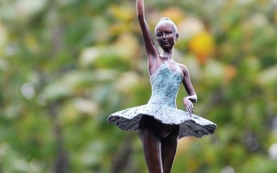 very large imposing bronze statue of a beautiful ballerina 44 cm high - bronze marble