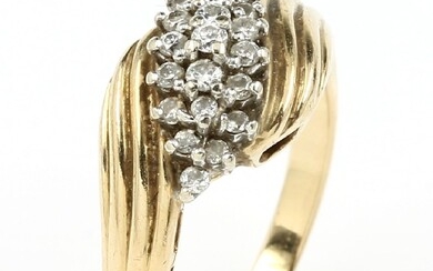 14 kt gold ring with brilliants , YG/WG...
