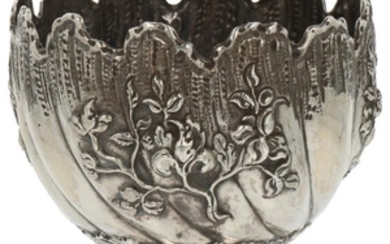 Pastille schaaltje in organische gelobte vorm met gedrukte plant patronen zilver.