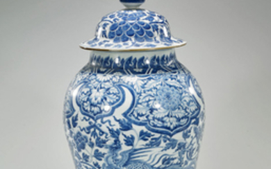 Large Chinese Blue & White Porcelain Covered Jar