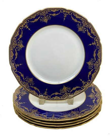 5 Royal Doulton porcelain dinner plates, circa 1925
