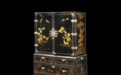 A 19th-century English lacquered chinoiserie cabinet with gilt metal mounts (cm 102x170x53) (defects and losses)