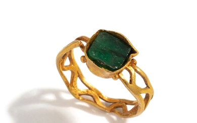 A Byzantine Emerald and Gold Finger Ring
