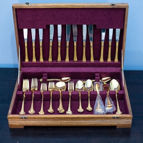 A CANTEEN OF GOLD PLATED EETRITE CUTLERY