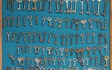 A COLLECTION OF 149 LATE 19TH / EARLY 20TH CENTURY KEYS
