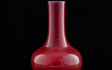 A Chinese jun red-glazed tianqiuping vase, early 19th century