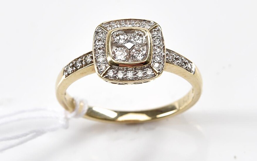 A DIAMOND CLUSTER RING TOTALLING 0.34CTS, IN 9CT GOLD, RING SIZE O, 2.4GMS
