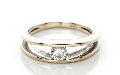 A DIAMOND SOLITAIRE RING, SHIMANSKY