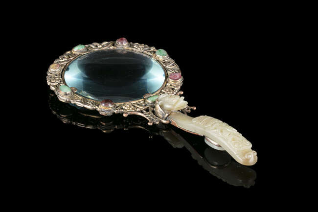 A JADE AND SILVER PLATED MOUNTED ‘THREE THRIENDS...