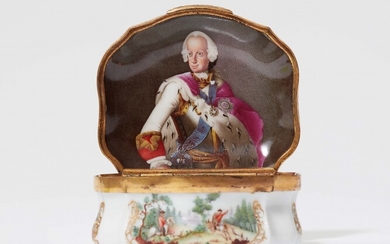 A Kelsterbach porcelain snuff box with a portrait of Ludwig VIII of Hesse-Darmstadt
