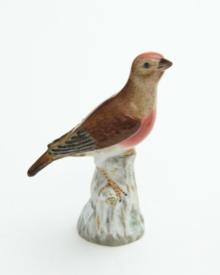 A MEISSEN FIGURE OF A ROBIN REDBREAST BIRD, BLUE CROSSED SWORDS MARK TO THE UNDERSIDE, H.13CM, LEONARD JOEL LOCAL DELIVERY SIZE: SMALL