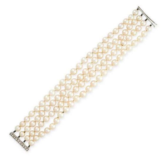 A PEARL AND DIAMOND BRACELET in 18ct white gold