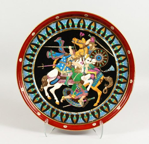 A SUPERB LARGE PORCELAIN CIRCULAR CHARGER, with a