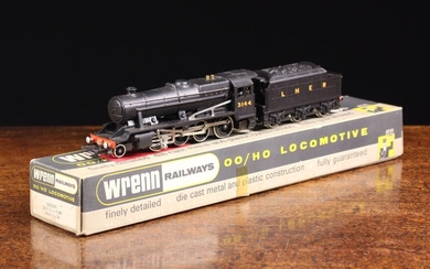 A Wrenn LNER WARTIME BLACK 3144 Class 8F 2-8-0 Freight Locomotive W2240, in it's original box with m