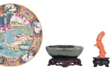 A collection of Chinese works of art, 19thC, ø plate 20 cm