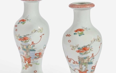 A pair of famille rose-decorated porcelain baluster vases 居仁堂粉彩瓷瓶一对