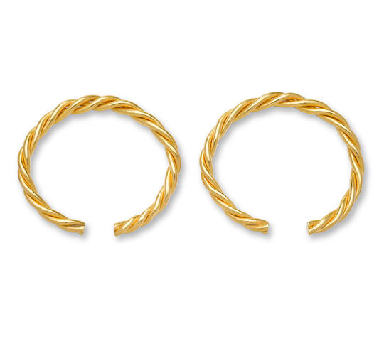 A pair of twisted gold bracelets, qianzhuo
