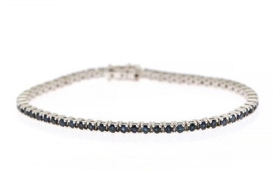 A sapphire bracelet set with numerous circular-cut sapphires totalling app. 5.03 ct., mounted in 18k white gold. L. 18.5 cm.