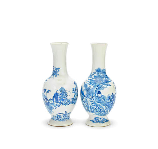 AN ASSOCIATED PAIR OF BLUE AND WHITE BALUSTER VASES