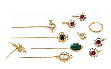 ASSORTED GOLD JEWELLERY, 11g