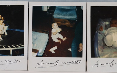 Andy Warhol (1928-1987) d'aprés Ensemble de 3 photographies polaroid originales - série "Family" Portant une...