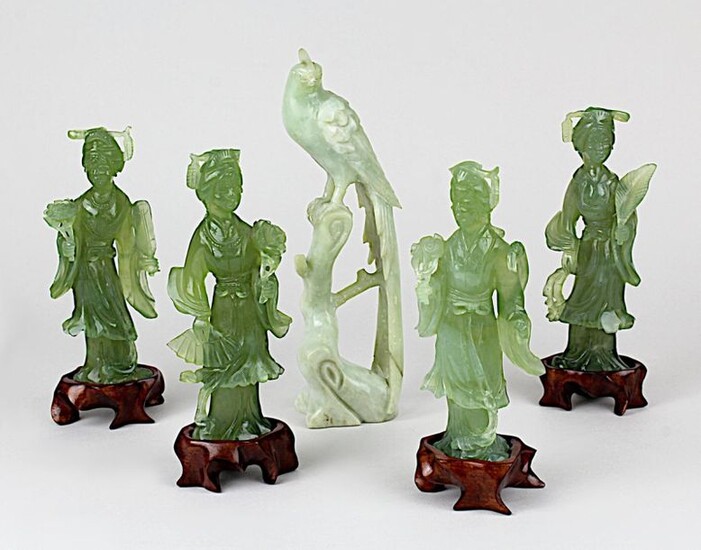 Bird and 4 dancers made of jade, China 1st h. 20th century, bird made of opaque white-green jade, dancers made of slightly transparent green jade, 4 figures partly slightly bumped, h from 13 to 18.5 cm, dancers each with wooden base, total weight...