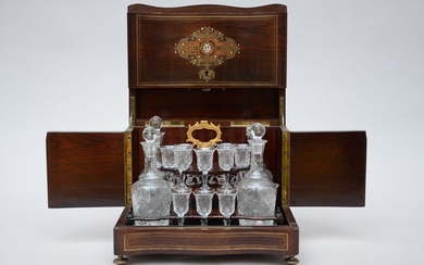 Boîte à liqueur Napoléon III (27x32x25cm) (*)