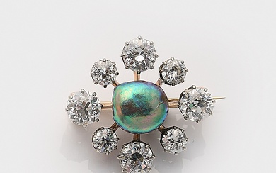 Broche Belle Epoque en diamant avec une perle d'ormeau rare en or rose, taille 585...