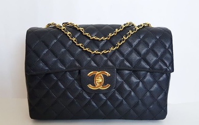 CHANEL BLACK QUILTED CAVIAR JUMBO CLASSIK