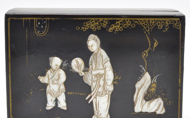 CHINESE JEWELRY BOX, WOMAN AND CHILD IN THE GARDEN, MOTHER OF PEARL ON WOOD, CHINA, 19TH CENTURY.
