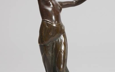 Déesse dansante Hébé vers 1900, non signée, bronze à patine brune, déesse grecque Hébé en...