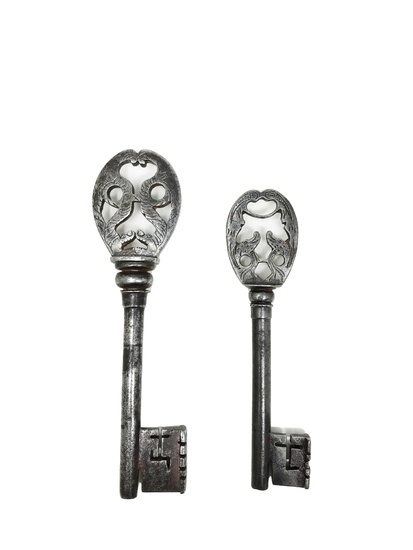 Deux clés. 17, 7 - 15, 33 cm - Lot 38 - Art Richelieu