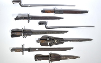 EIGHT ANTIQUE MILITARY BAYONETS.